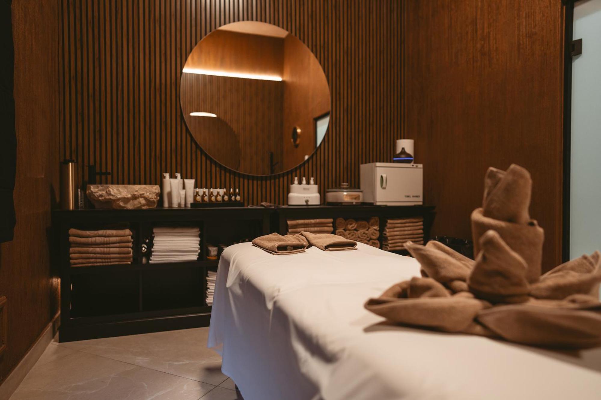 Allegria Hotel Spa バイレ・ウヌ・マイ エクステリア 写真